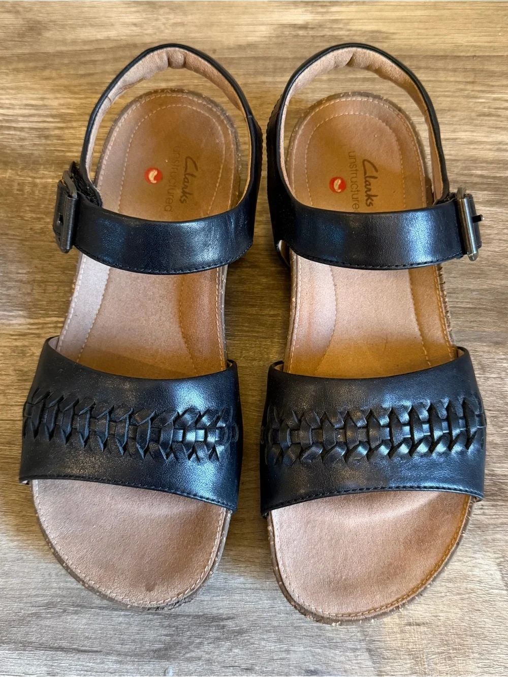 Clarks Un Perri Way Sandals Braided Leather straps cushioned Footbed